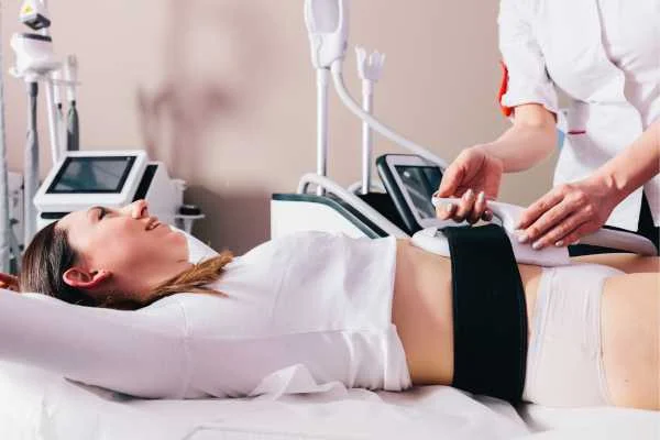 woman having body sculpting to help improve her body image and her mental health Warwickshire